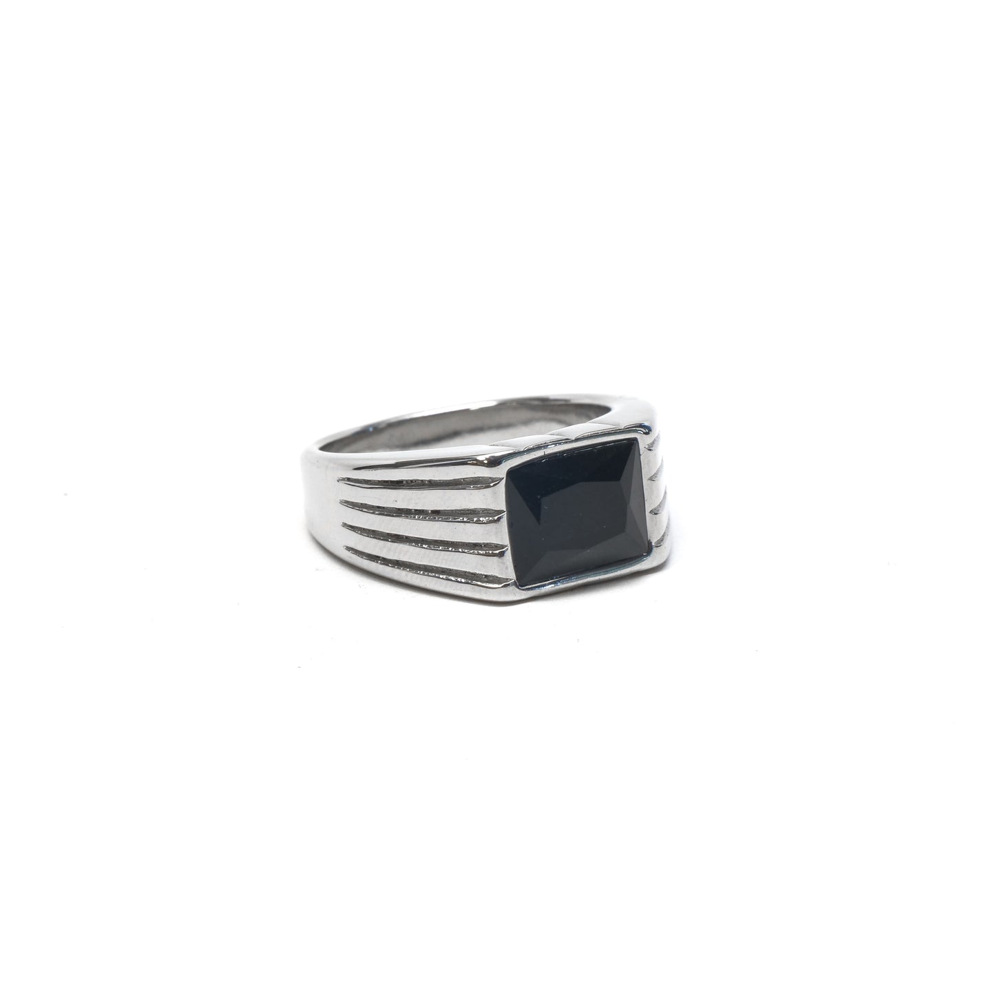//Style 37s-V// 316L Stainless Steel Black Onyx Edge