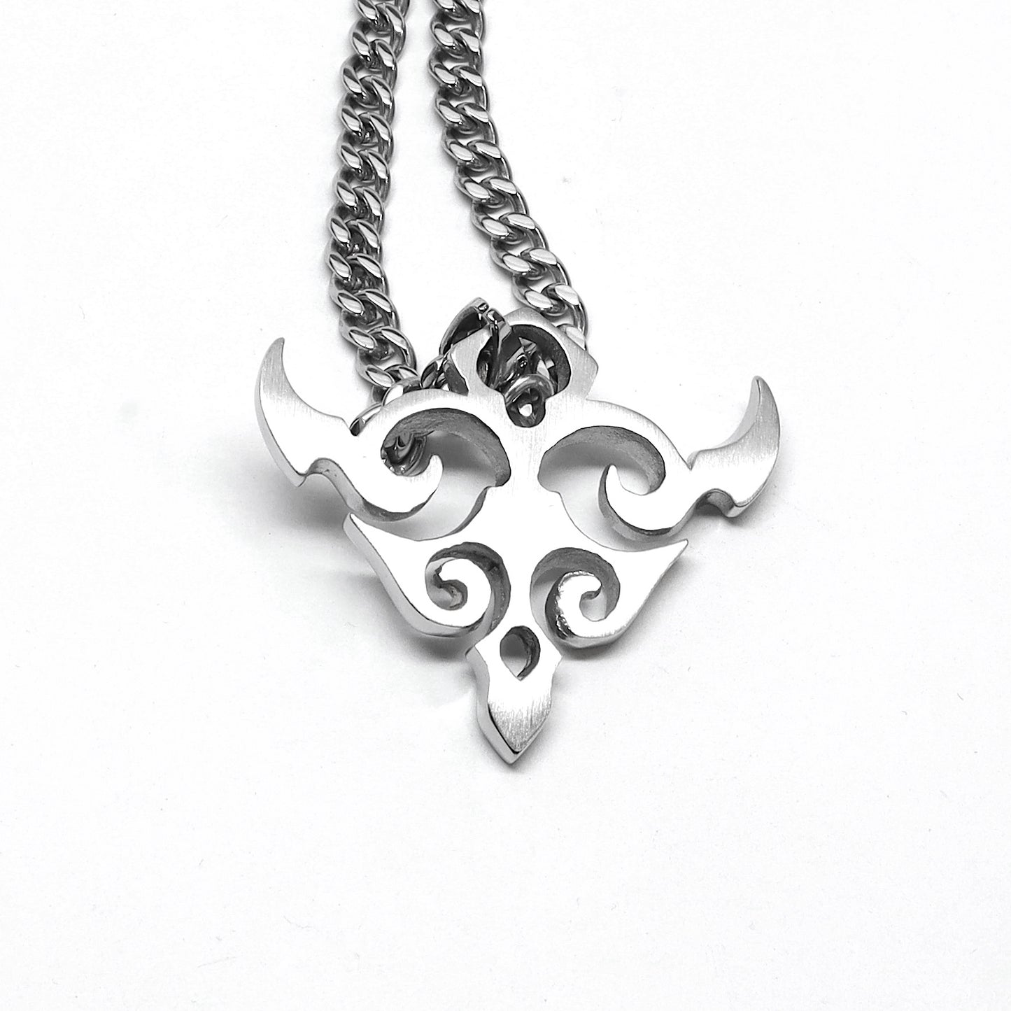 //Style D111 // 316L Stainless Steel Flare Thorn Necklace
