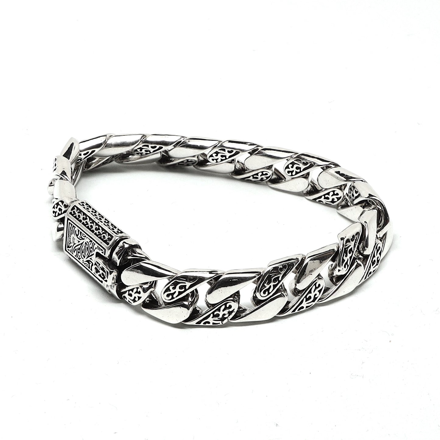 //Style 028// 316L Stainless Steel Inscribed Buckle Link Bracelet